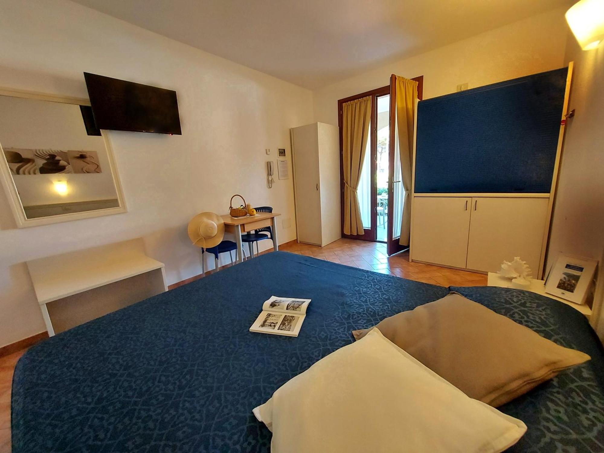Lido Azzurro Residence Rta カポリーヴェリ 部屋 写真